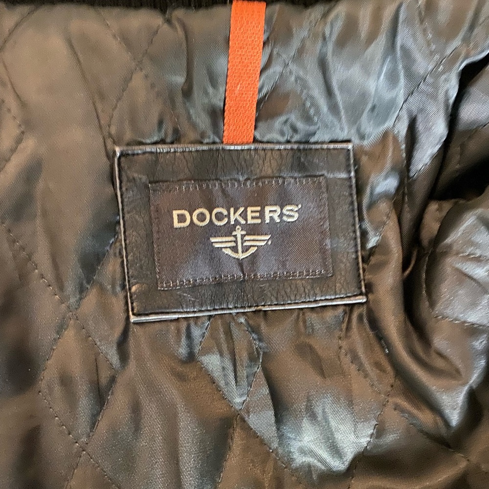 Men’s Dockers Vegan Black Leather L
Motorcycle Inspired Jacket
Lots of pockets - Picture 8 of 11